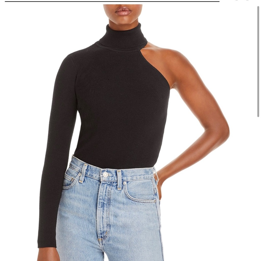 Trendy one shoulder turtleneck